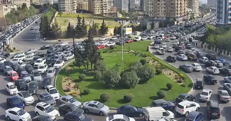 Bizim sürücülərin ayıbını tıxaclar ötür Yolların qlobal problemi VİDEO