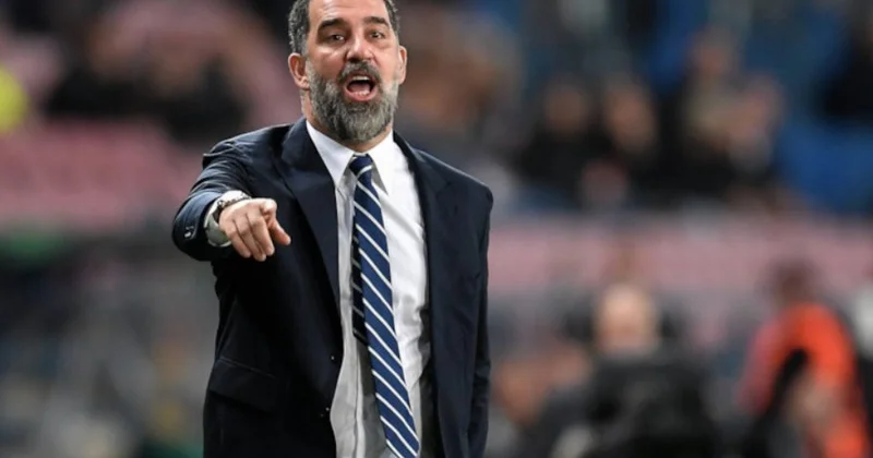 Arda Turanı söydülər, özündən çıxdı FOTO