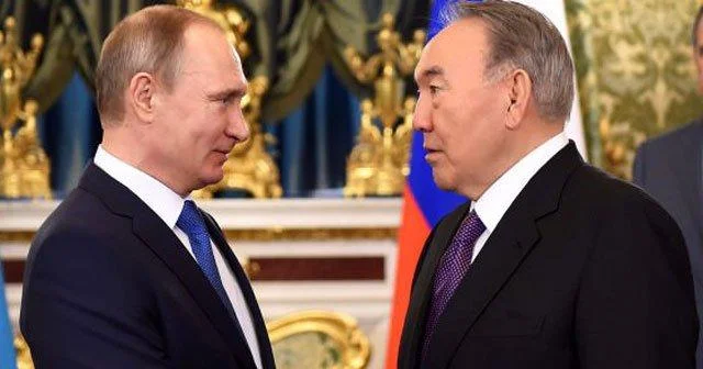 Müəmmalı səfər: Nazarbayev Moskvaya getdi, Kremldə Putinlə görüşdü