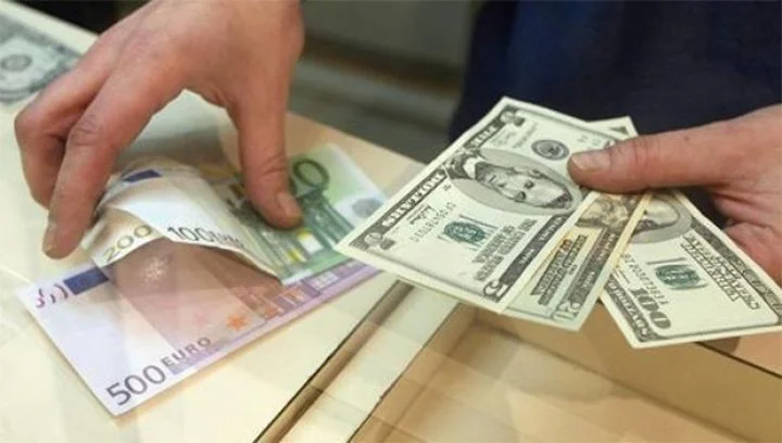 Dollar və avro birjalarda bahalaşdı