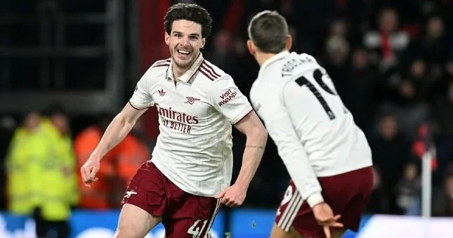 Arsenal liderliyini möhkəmləndirdi, Aston Villa dan yüksəliş