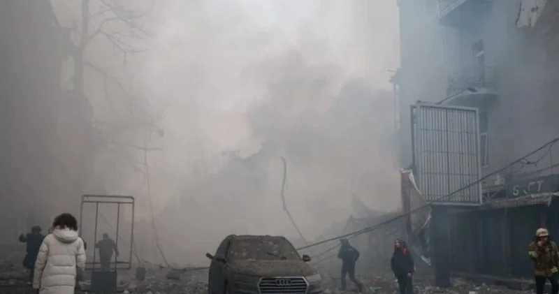 Rusiya Zaporojyeyə 600 dən çox zərbə endirib