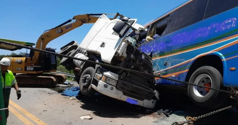 Braziliyada dəhşətli avtobus qəzası: Çox sayda ölən var