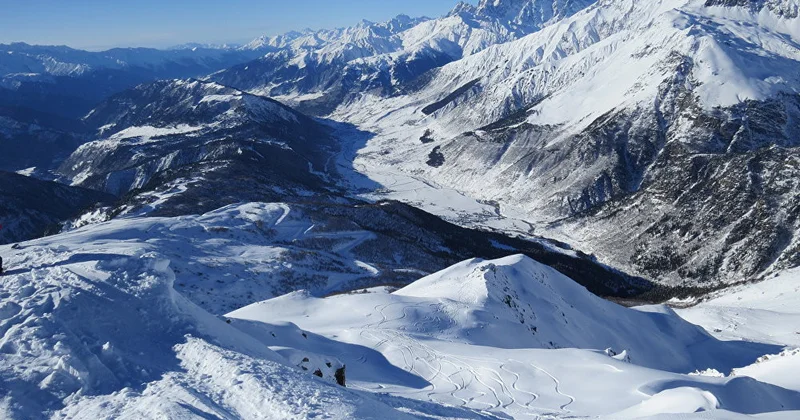 Gürcüstanda turizm obyektləri bağlandı Səbəb