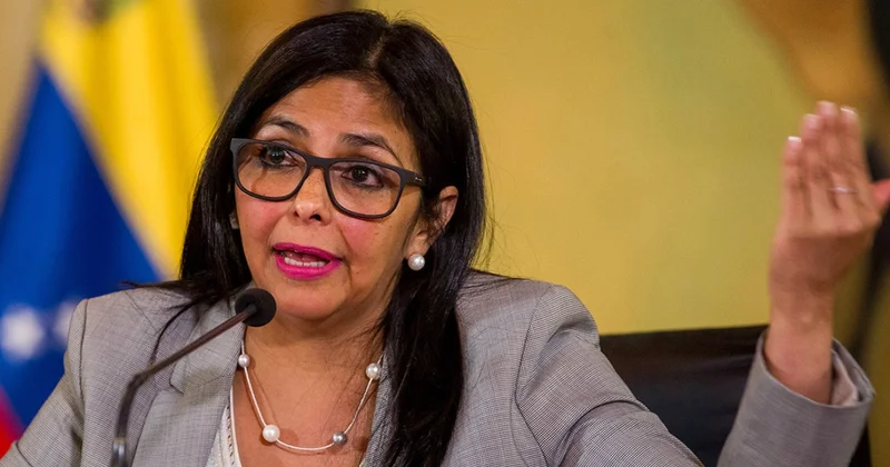 Ölkəsindən qaçıb Moskvaya sığındı