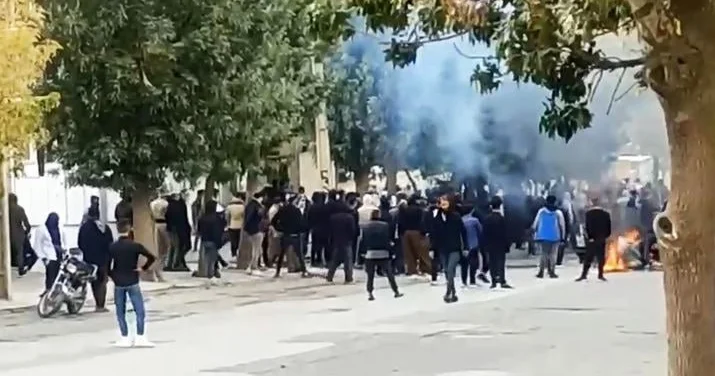 İranda gərginlik PİK HƏDDƏ Xalq və hökumət qüvvələri arasında silahlı toqquşmalar BAŞLADI VİDEO