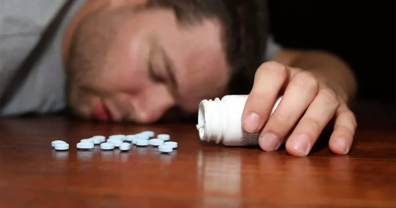 В Узбекистане 1500 человек приняли лекарственные препараты с целью суицида