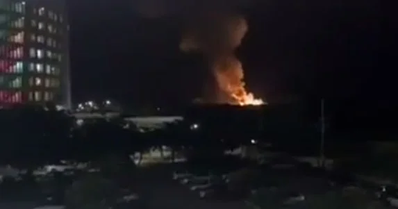 SON DƏQİQƏ! ABŞ Venesuelaya hücuma BAŞLADI Paytaxt BOMBALANDI VİDEO