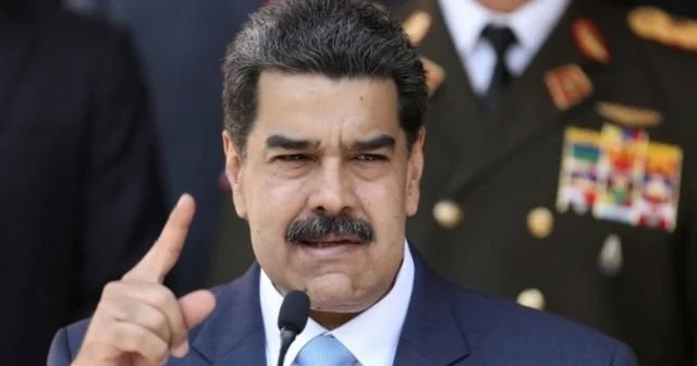 Fövqəladə vəziyyət elan edən Maduro qoşunlarına mövqeləri tutmağı əmr etdi