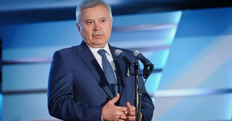 Vahid Ələkbərovun Bakı həyatı: kasıb, atasız...