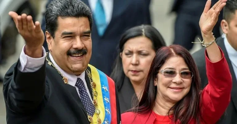 Avtobus sürücülüyündən prezidentliyə gedən yol: Maduro və dəbdəbəli həyat yaşayan arvadı kimdir?