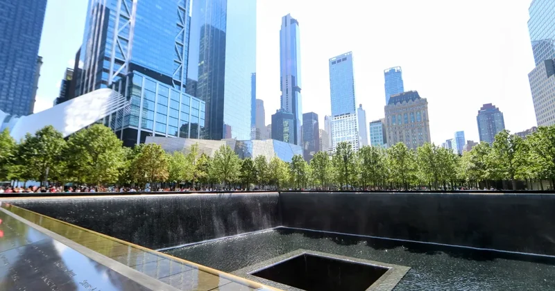 “Nyu York şəhəri İslam mədəniyyəti ayı şərəfinə yaşıl rəngə boyanıb“ “Associated Press“