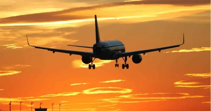 Aviaşirkət sərxoş pilotla bağlı açıqlama yaydı