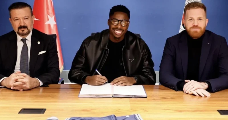 Musaba rəsmən “Fənərbaxça”da