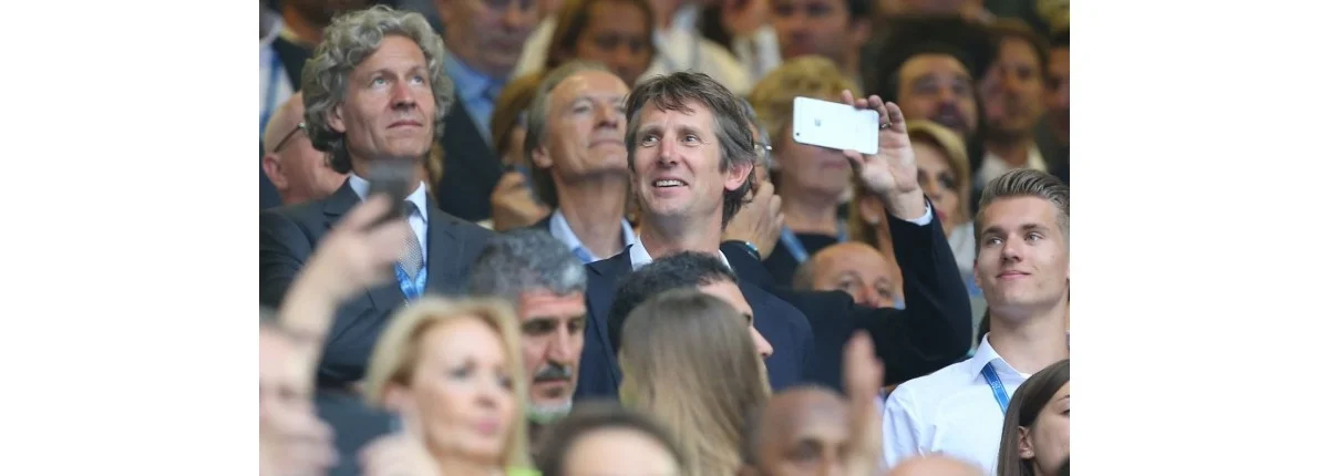 Edvin van der Sar ukraynalı qolkiperin adını çəkdi