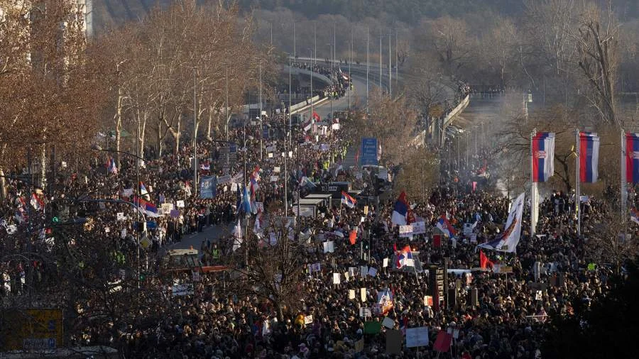 Vucic serb etirazçılarını fevralın 5 də danışıqlara çağırıb