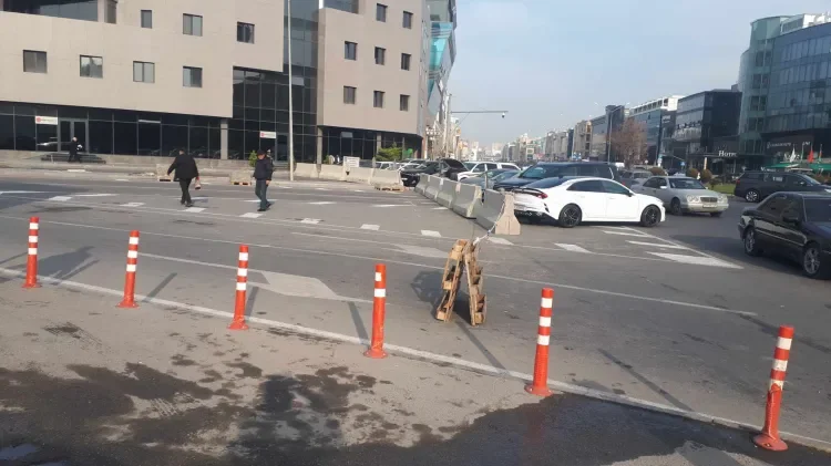 Bakıda bu küçə bağlandı: sürücülərin nəzərinə FOTO