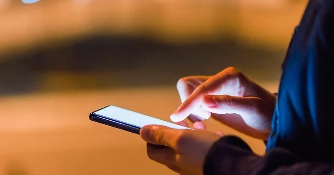 В Азербайджане утверждено новое решение в связи с мобильными телефонами