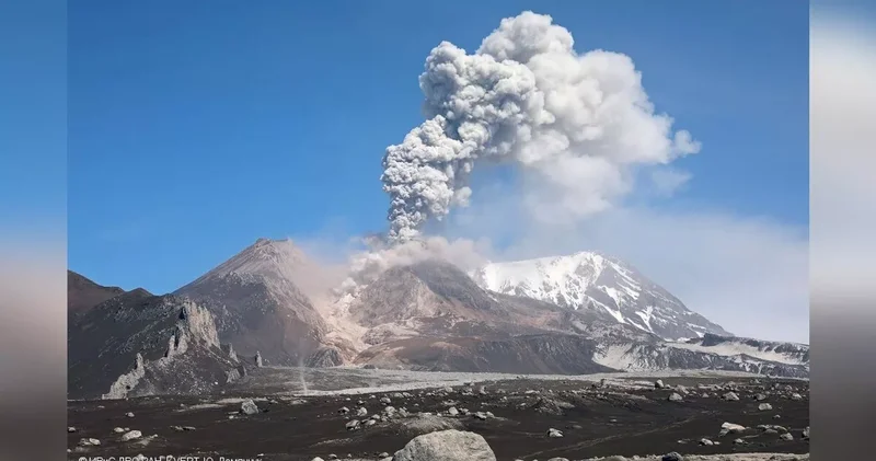 Вулкан в России выбросил пепел на высоту 11,5 км