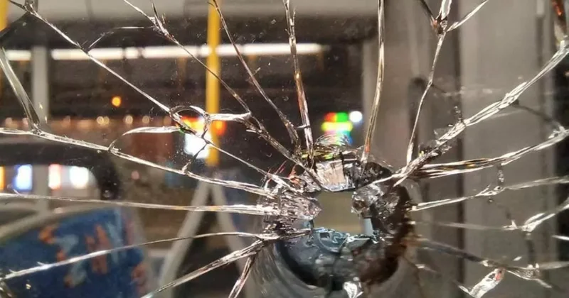 В Литве обстреляли троллейбус