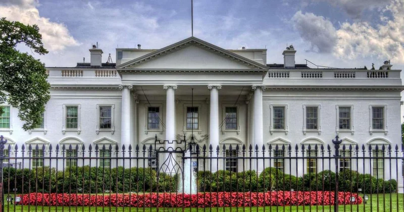 Ağ Ev: Prezidentin masasında həmişə bir sıra seçimləri var və bura hərbi gücdən istifadə də daxildir