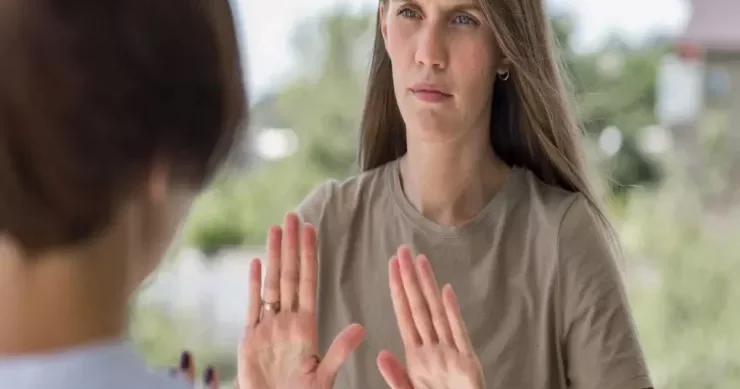 Enerjinizi tükəndirən bu insanlardan uzaq durun