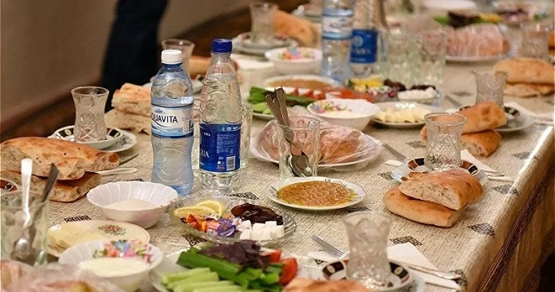 Поминальный стол или пышный банкет?