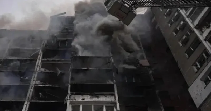 Мощный ракетный удар по Киеву обновляется