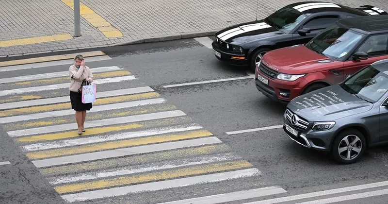 Дорожная полиция призывает уважать пешеходов ВИДЕОПРИМЕРЫ