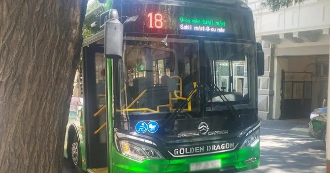 Bakıda 18 nömrəli avtobuslar yolda qaldı SƏBƏB
