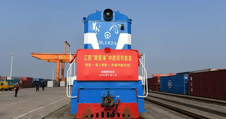 Китай запустил экспресс маршрут в Баку: грузы будут доставляться в три раза быстрее