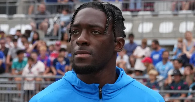 Fransalı ulduz Çelsi dən ayrıldı, Londondan yox