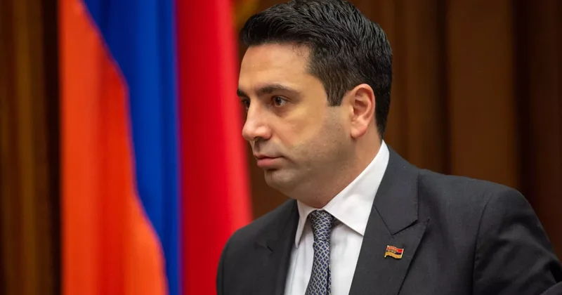 Спикер парламента Армении планирует встречу с Лавровым