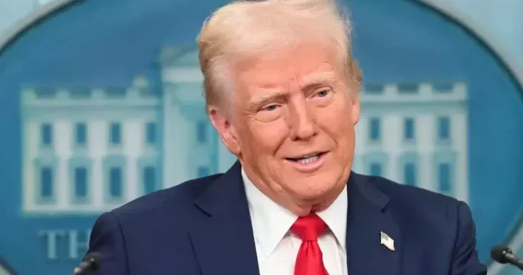 Tramp hansı qlobal institutları məhv edib?