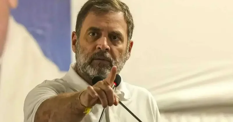 Hindistanın müxalifət lideri Modini “ölkəni satmaq”da ittiham edib