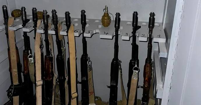 Qanunsuz silah sursat aşkarlandı