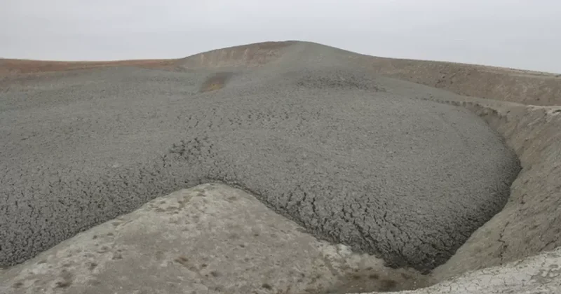 В Азербайджане мощно извергся вулкан Дурандаг ФОТО