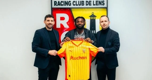 Klubdan irqçi təhqirlərə sərt reaksiya: Futbolçumuzun yanındayıq