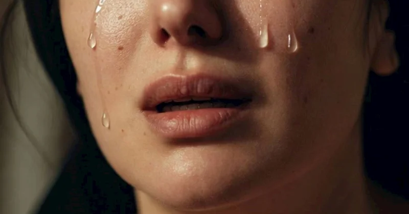 Qadın onu ağacla döyən ərini bağışladı Xəyanət üstündə...