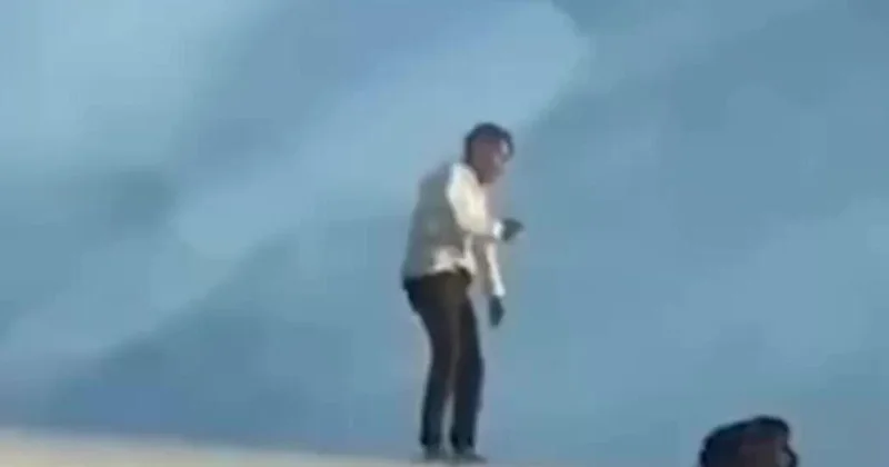 В Испании мужчина забрался на самолет и устроил на нем танцы ВИДЕО