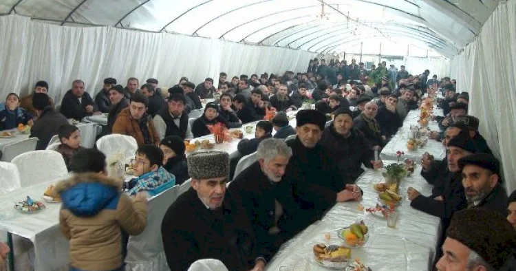 “Yas mərasimlərində dəbdəbə və israfın qarşısı alınmalıdır” İLAHİYYATÇI