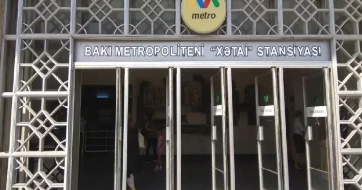 В Баку у входа в метро совершено преступление