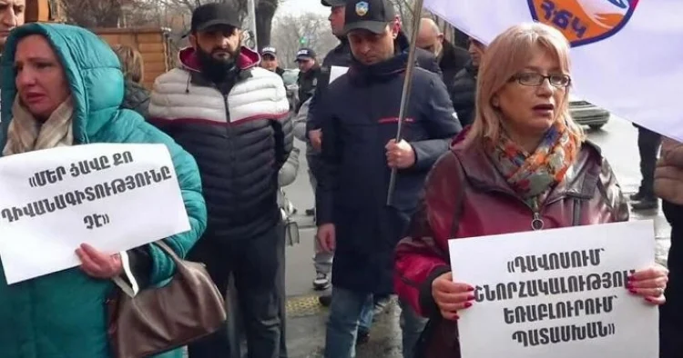 Ermənistanda etiraz: Prezidentdən üzr istəmək tələb olunur