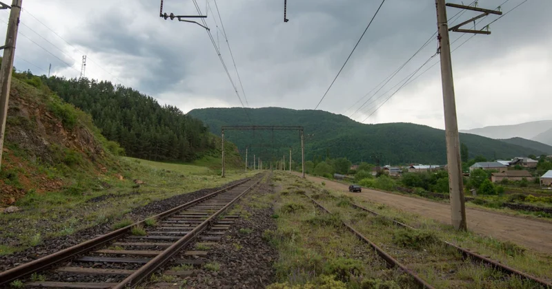 Железную дорогу к Азербайджану будет строить Россия?