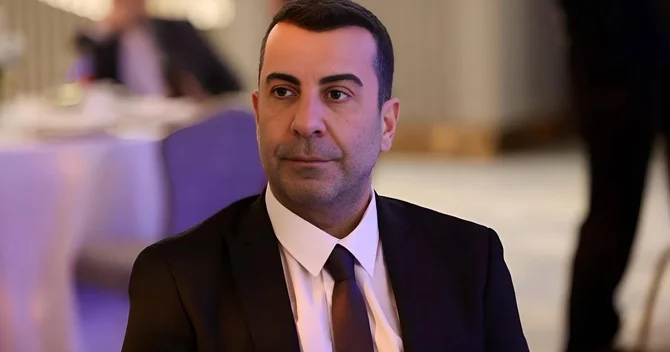 Emre Karayel rep oxuyaraq karyerasında bir ilkə imza atdı