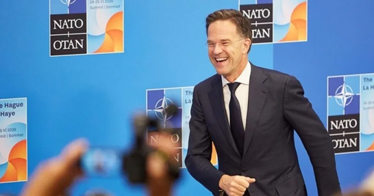 NATO nun baş katibi Kiyevdə deputatlarla Ukrayna dilində vidalaşıb