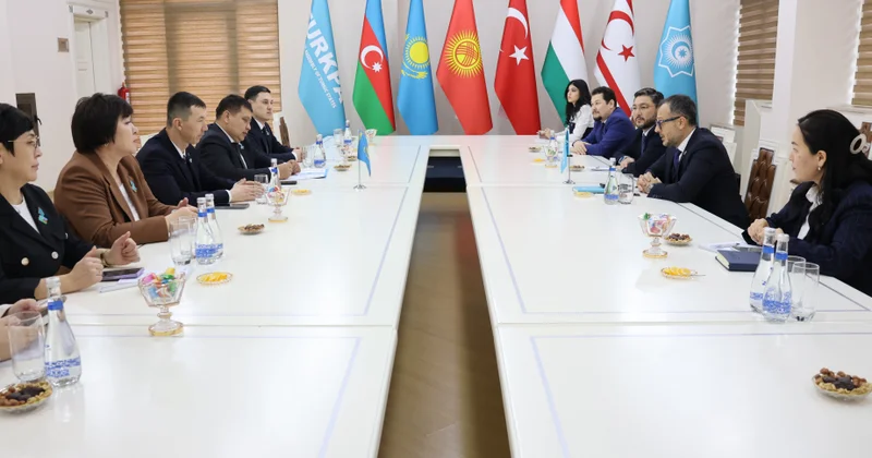 Qazaxıstanın Mangistau vilayətinin nümayəndə heyəti TÜRKPA Beynəlxalq Katibliyini ziyarət edib