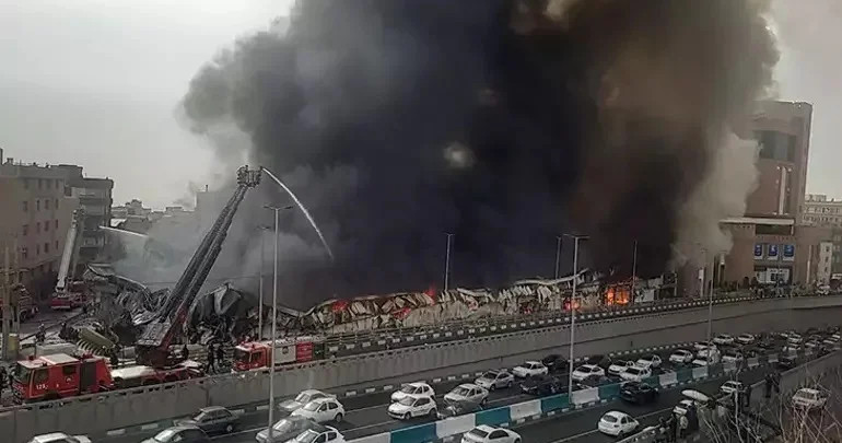 Tehranda bazar yanır