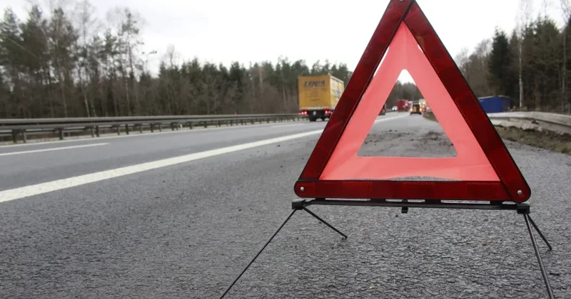 Sərnişin avtobusu aşdı, çoxlu sayda yaralı var