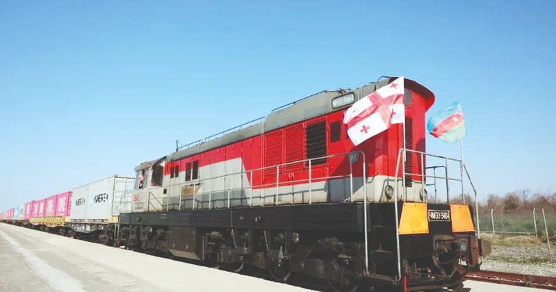 Potidən Bakıya ekspres qatar gəlib